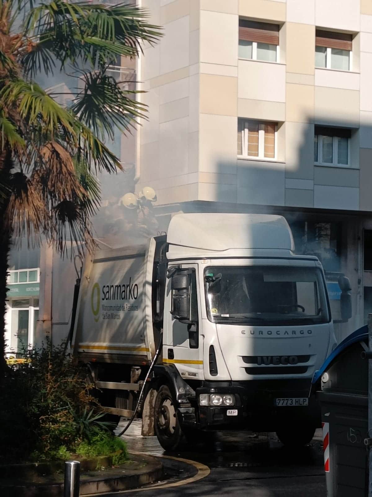 SAnMarkos2 Fuego en un camión de San Markos en Amara Berri