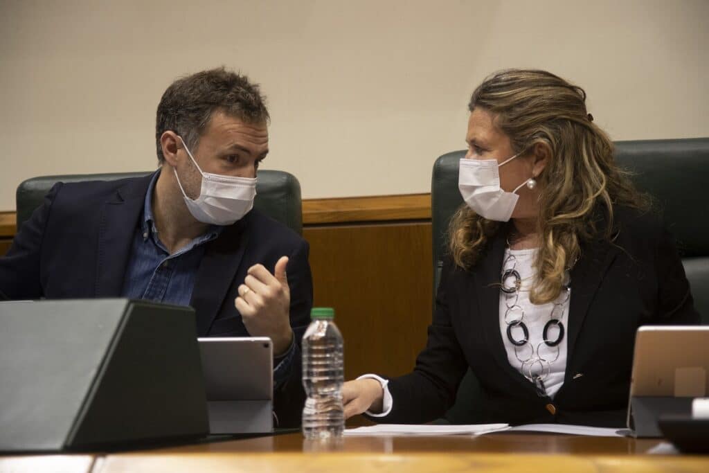 Sagardui Parlamento Sagardui insiste en el descenso "lento" de la pandemia y pide prudencia