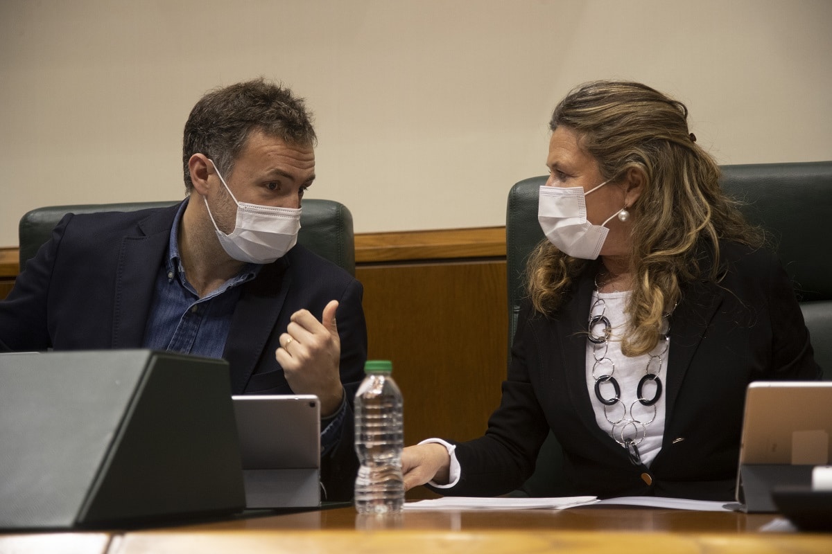 Sagardui Parlamento Sagardui insiste en el descenso "lento" de la pandemia y pide prudencia