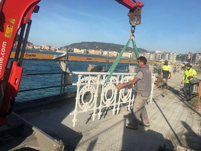 barandillaconcha Sigue la obra en la Concha con la renovación de un nuevo tramo de barandilla