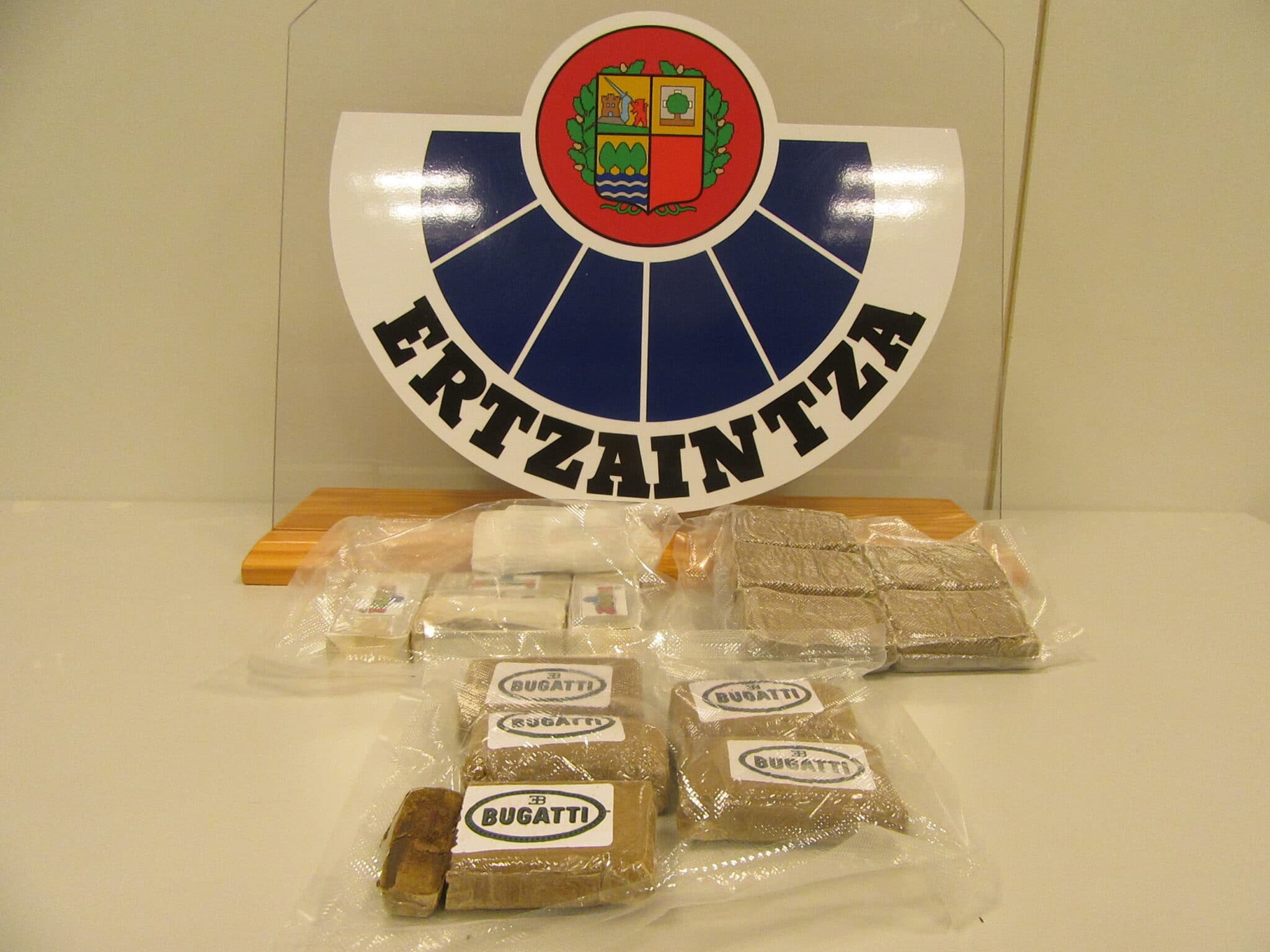 hachissabado scaled Tres arrestados en Irun por tráfico de drogas