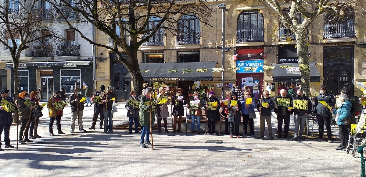 Protesta contra el Metro en el segundo aniversario del derrumbe de Zaldibar 1 Argazki 2 Protesta contra el Metro en el segundo aniversario del derrumbe de Zaldibar