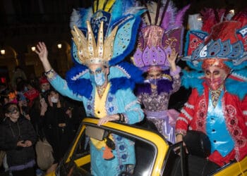El Dios Momo trae el Carnaval a Donostia. Fotos: Santiago Farizano