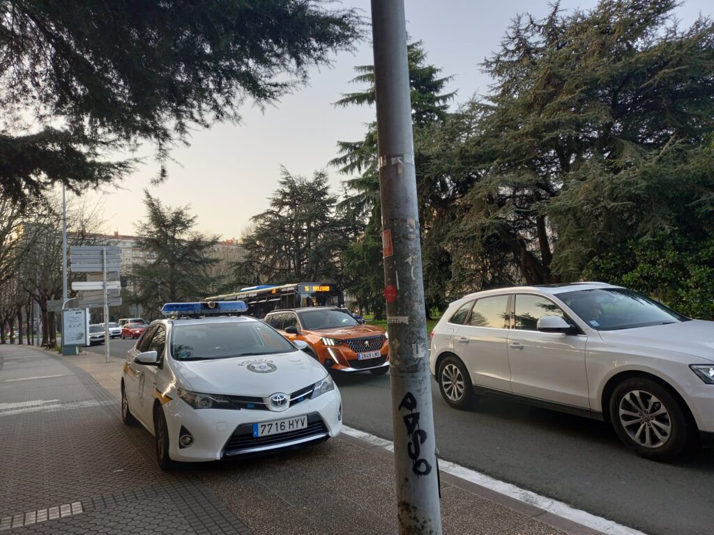 coche policia Las reivindicaciones de la Guardia Municipal se debatirán en el pleno