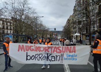 Manifestación de los agentes de movilidad. Fotos: DonostiTik
