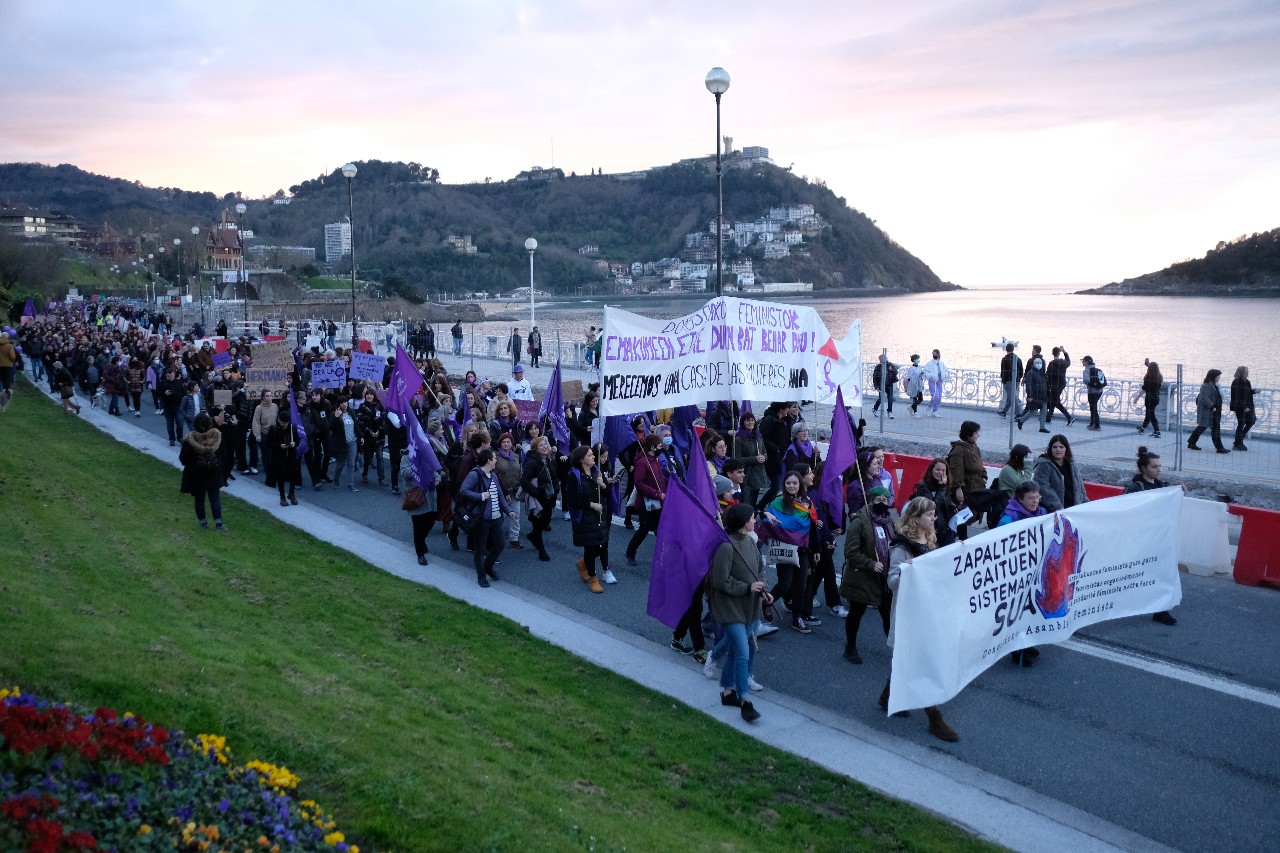 La marcha del 8M exige un nuevo local para la Casa de las Mujeres