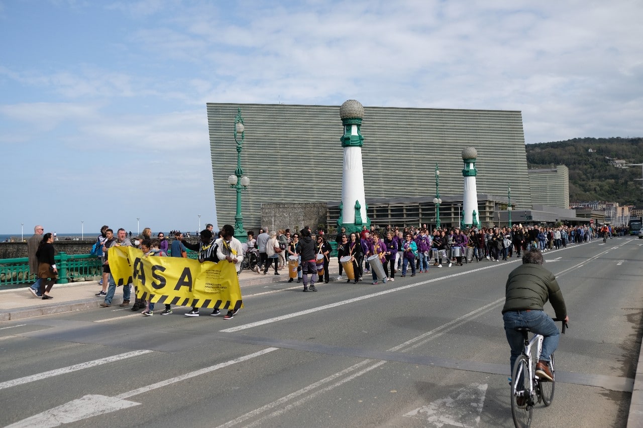 Multitudinaria Marcha contra el Racismo de Pasaia a Donostia