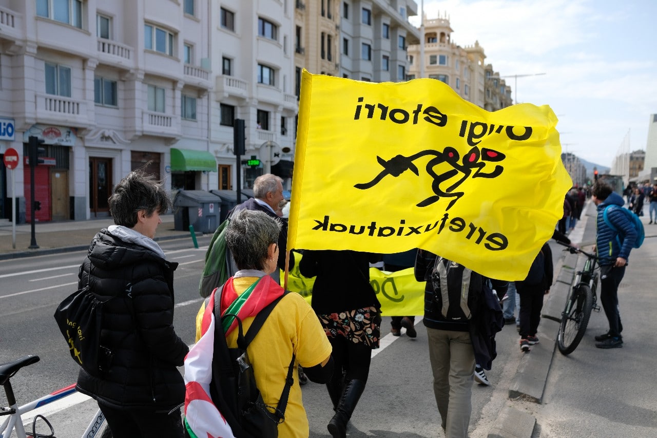 Multitudinaria Marcha contra el Racismo de Pasaia a Donostia