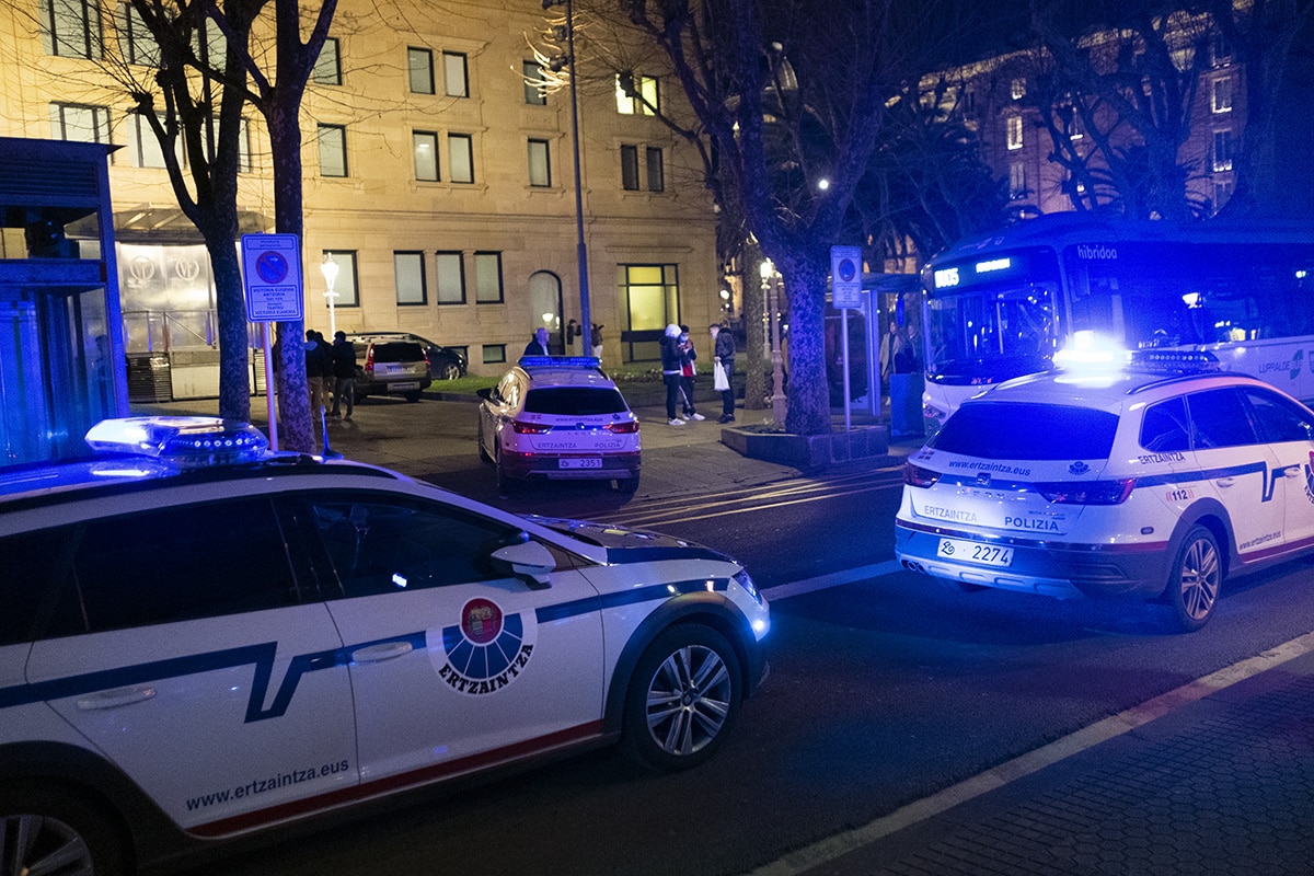 DSCF6151 Cuatro identificados en una pelea en la calle Okendo de Donostia