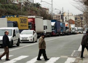 Caravana de camiones en Donostia con motivo de la huelga de transporte. El pasado 16 de marzo. Foto: Santiago Farizano