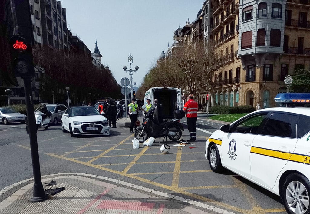 accidente avenida libertad Con 1.552 accidentes de tráfico en 2022, Donostia mantiene estable la siniestrabilidad