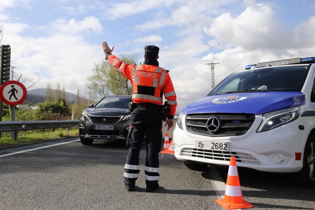 distracciones control Campaña contra las distracciones en las carreteras vascas