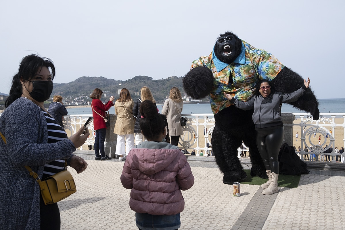 donostitik la concha gorila Preludio de la primavera en el Paseo de la Concha