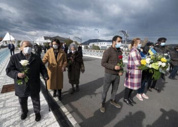 Encuentro en el Puente de Santiago de cara a cooperar con los refugiados ucranianos. Foto: Gobierno vasco