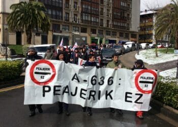 Imagen de archivo. Manifestación en Urretxu contra el peaje a los camiones. Foto: Hiru sindikatua
