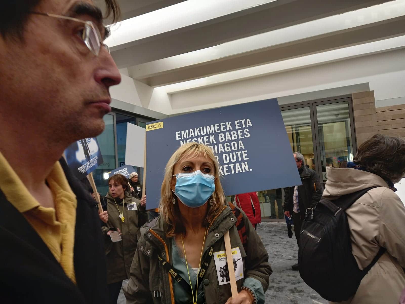 AI8 Amnistía Internacional pide en San Sebastián más protección para las mujeres en las guerras