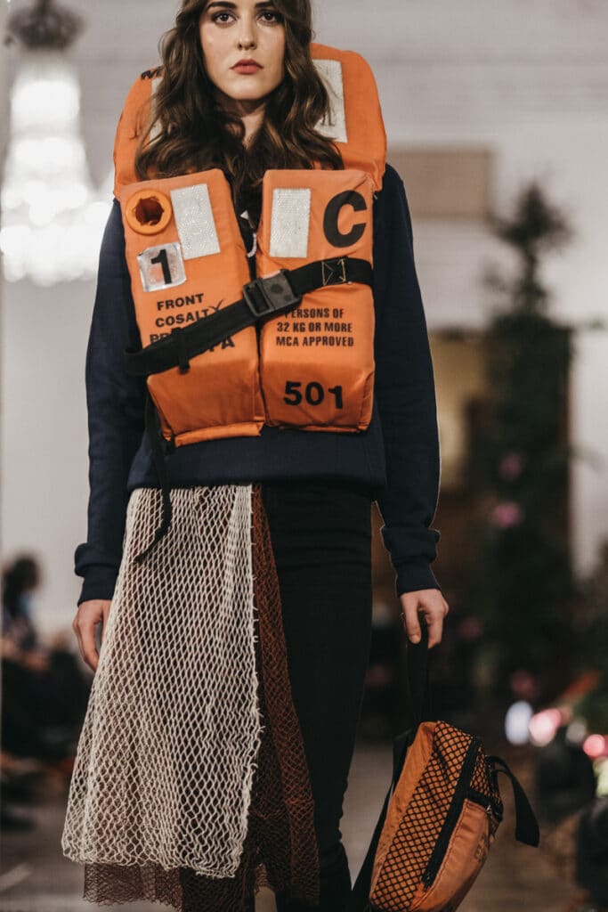 Aita Mari Mochila Chalecos del Aita Mari convertidos en bolsos con fines solidarios