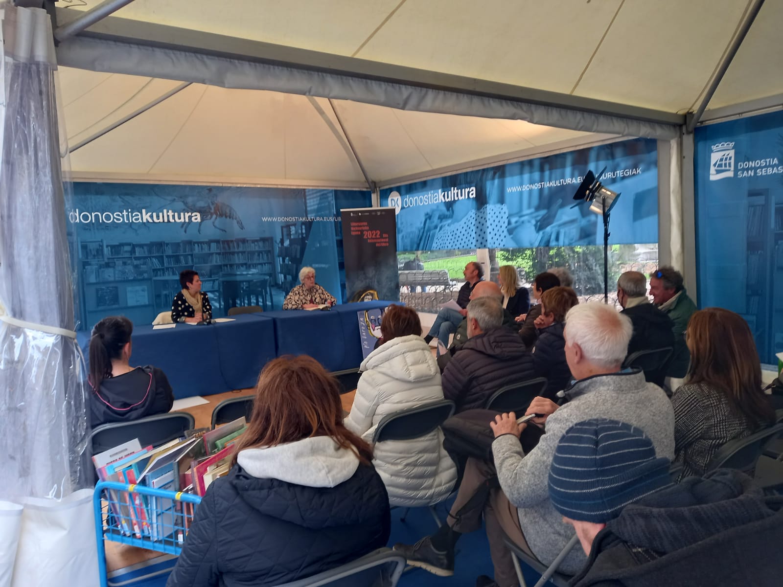 Feria del libro3 - Buena afluencia a la Feria del libro 2022 de Donostia en sus primeras horas