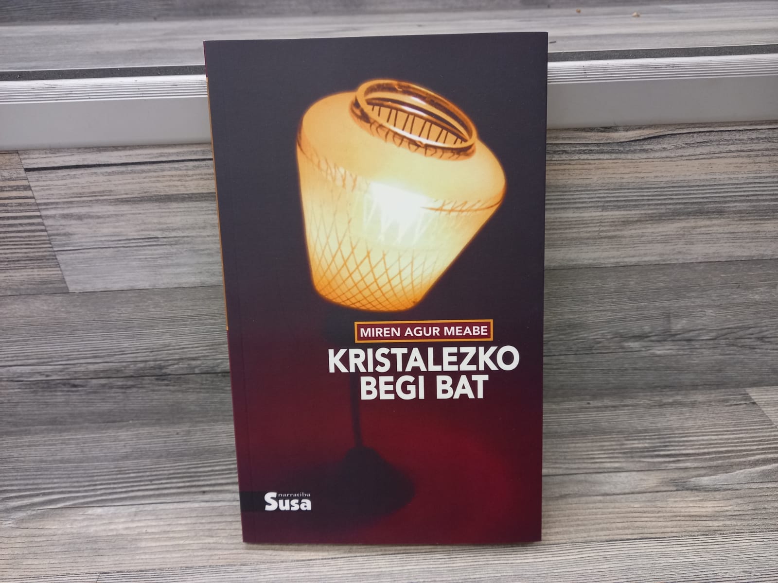 Kristalezko begi bat - Los libreros invitan a un "gran reencuentro" en la feria del sábado en Donostia