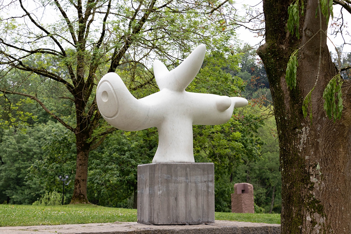 Miro2 - Dos esculturas de Miró en Chillida Leku como avance de la muestra 'Miró en Zabalaga'