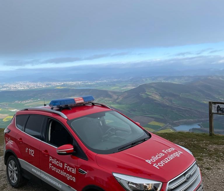 Hallan muerto a motorista de Hondarribia en un barranco en Zubieta (Navarra) 1 Policia foral navarra Hallan muerto a motorista de Hondarribia en un barranco en Zubieta (Navarra)