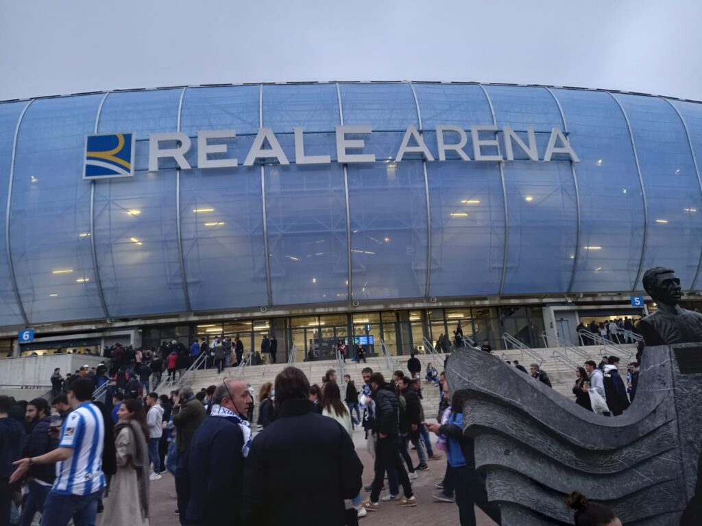 Reale Arena3 FACUA denuncia a la Real Sociedad por "criminalizar" a la afición bética