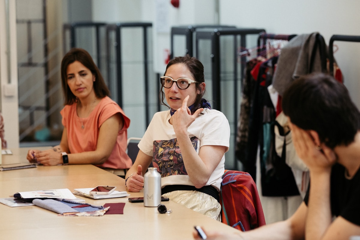 DSCF0310 Kutxa Kultur Moda ultima los detalles para el gran desfile en San Telmo