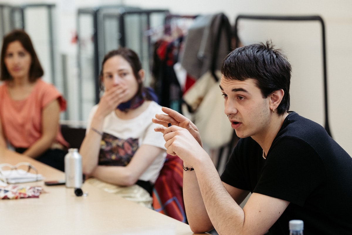 DSCF0323 Kutxa Kultur Moda ultima los detalles para el gran desfile en San Telmo