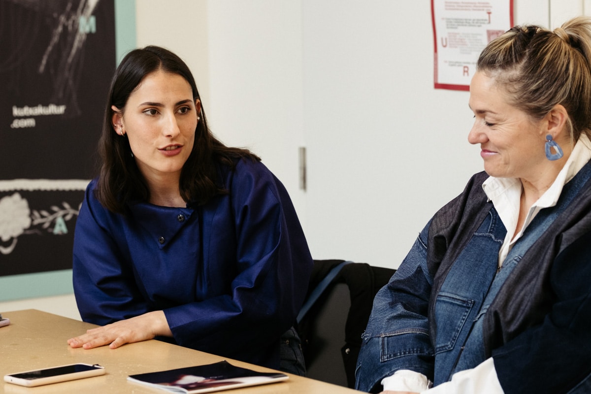 DSCF0349 Kutxa Kultur Moda ultima los detalles para el gran desfile en San Telmo