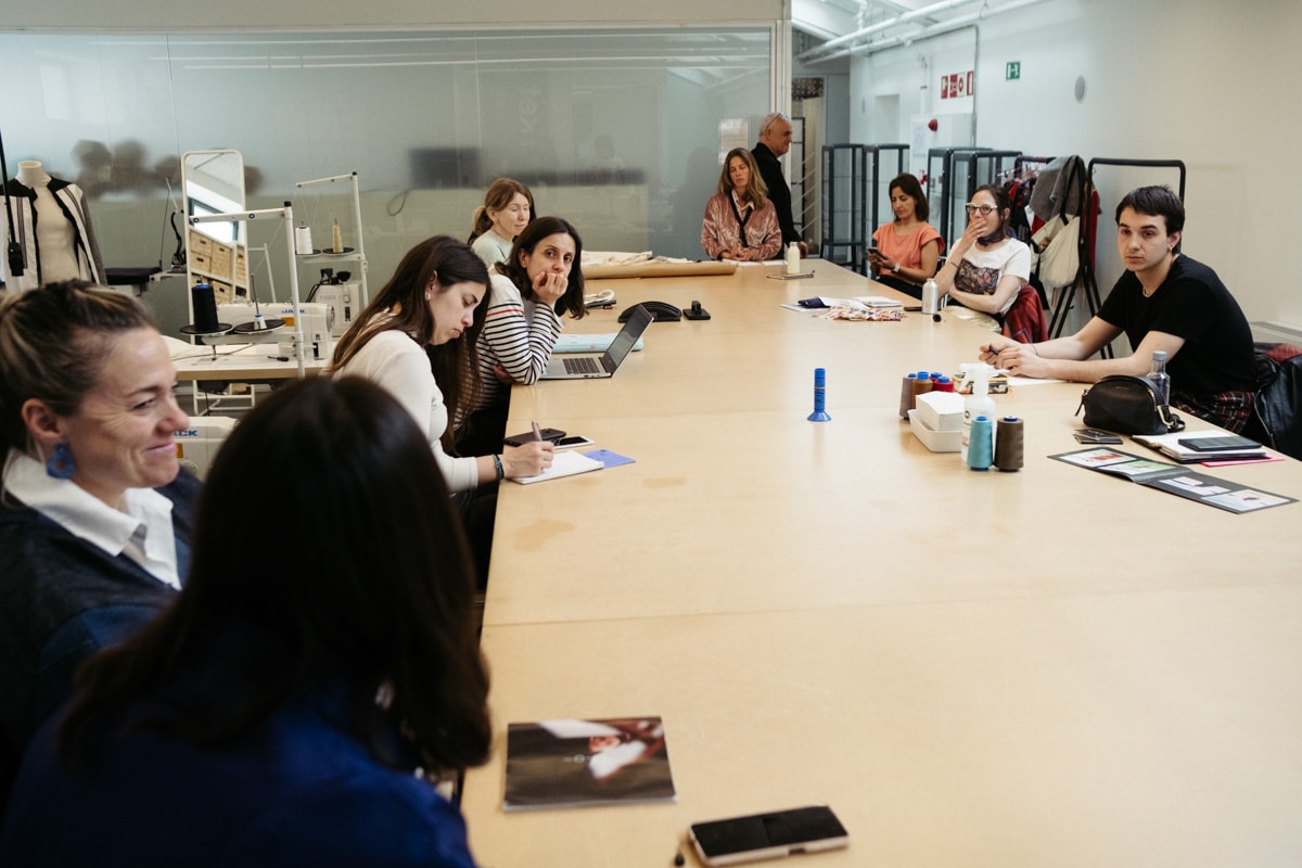 DSCF0361 Kutxa Kultur Moda ultima los detalles para el gran desfile en San Telmo