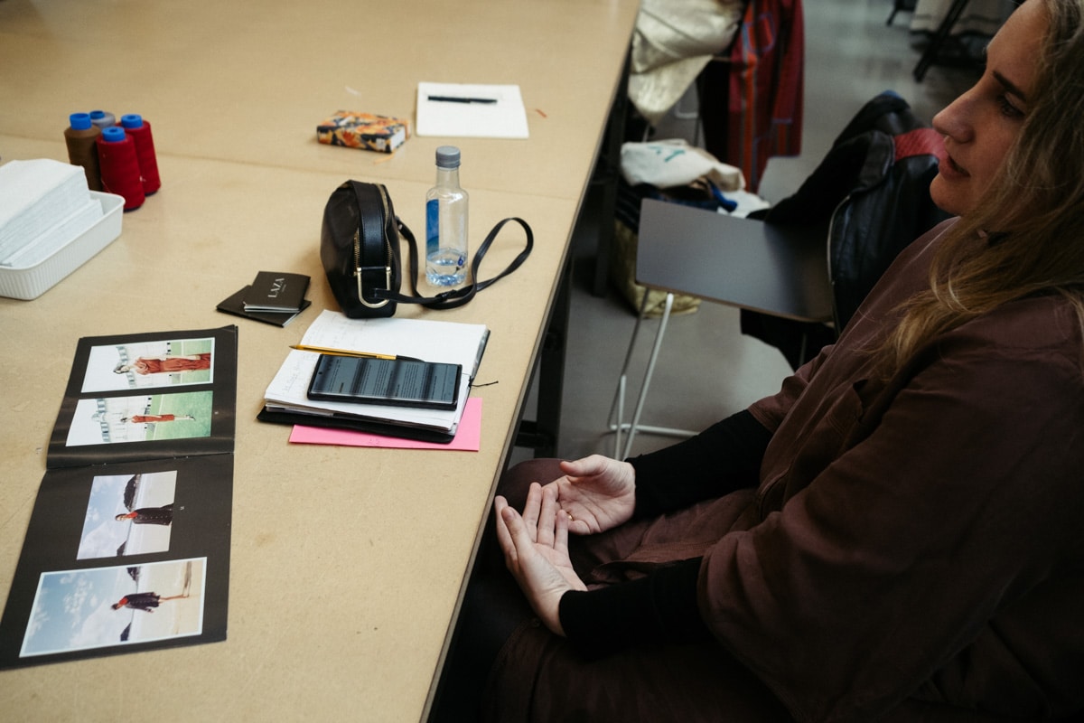 DSCF0362 Kutxa Kultur Moda ultima los detalles para el gran desfile en San Telmo