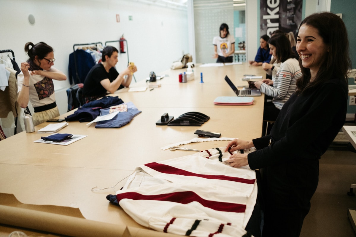 DSCF0380 Kutxa Kultur Moda ultima los detalles para el gran desfile en San Telmo