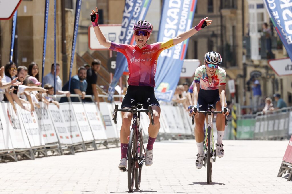 Demi Vollering La polémica oscurece el inicio de la Itzulia femenina