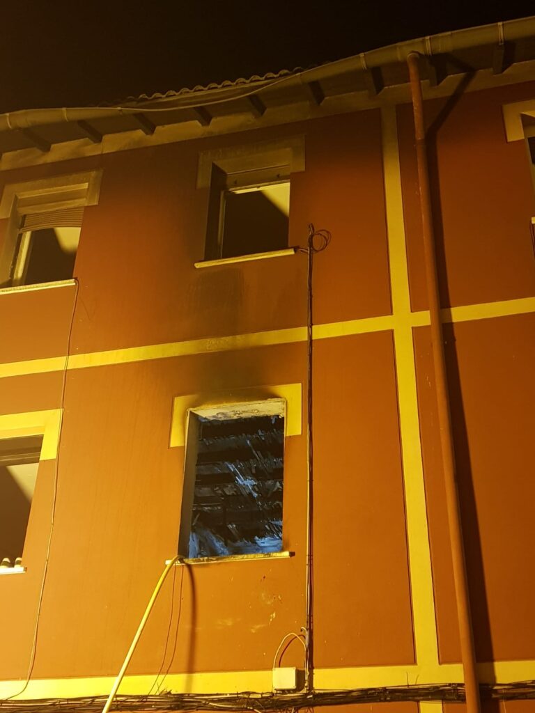 Irun incendio Diez atendidos por inhalación de humo en un incendio en Irun