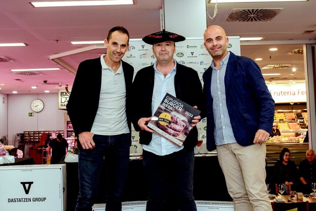 ganador Bengoetxea Harategia de Intxaurrondo, premio a la mejor hamburguesa de Gipuzkoa