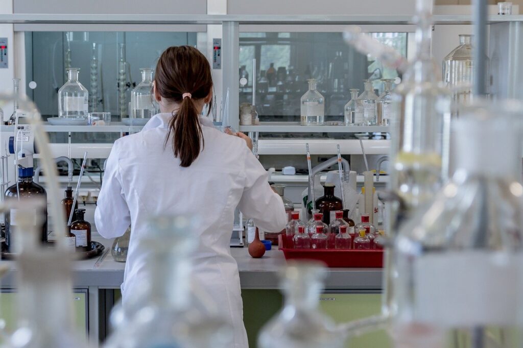 Gipuzkoa invita a la ciudadanía a aportar a la ciencia igual que hace con las ONGs 16 laboratory g4bf563593 1280 Gipuzkoa invita a la ciudadanía a aportar a la ciencia igual que hace con las ONGs
