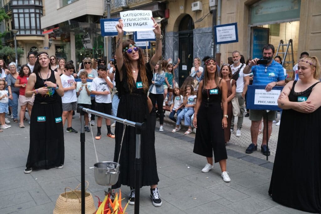 Akelarre en Donostia de las empleadas del comercio textil 6 2022 0623 11242500 copy 1280x853 Akelarre en Donostia de las empleadas del comercio textil