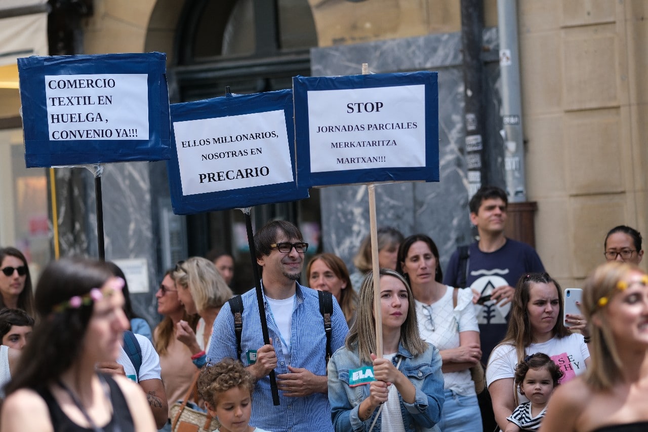 Akelarre en Donostia de las empleadas del comercio textil 4 Akelarre en Donostia de las empleadas del comercio textil