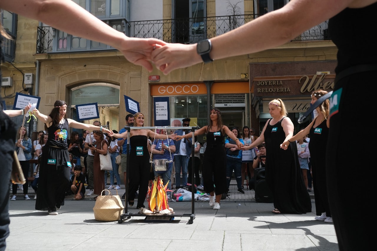 Akelarre en Donostia de las empleadas del comercio textil 2 Akelarre en Donostia de las empleadas del comercio textil