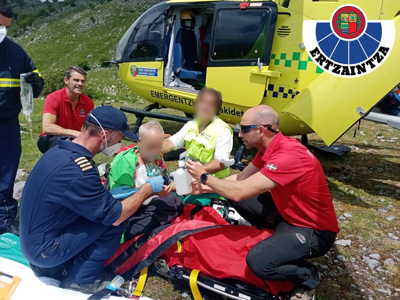 Azpeitia Rescate de un montañero en el pico Xoxote (monte Izarraitz de Azpeitia)