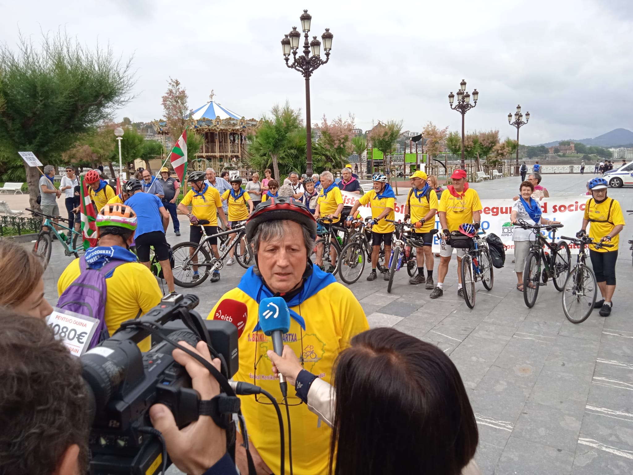 IMG 20220613 WA0008 Marcha en bici: Pensionistas vascos llaman a sumarse a sus reivindicaciones durante el trayecto