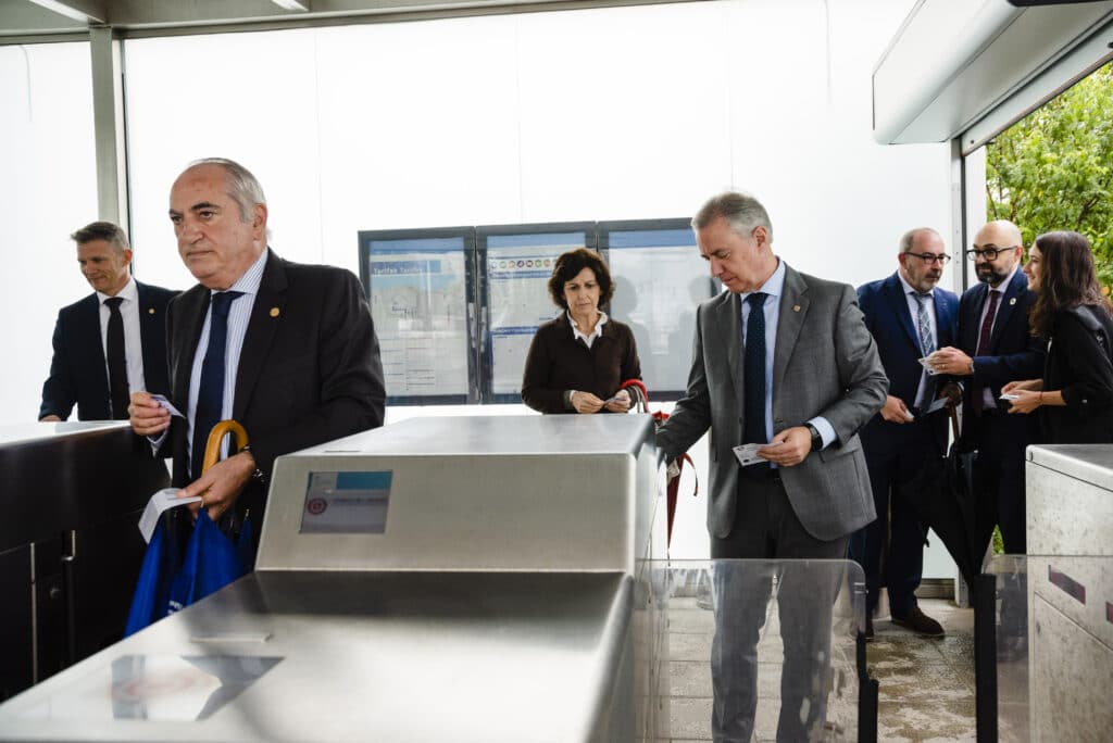 Urkullu estacion Inauguran el intercambiador de Hendaya al que pertenece la estación del topo