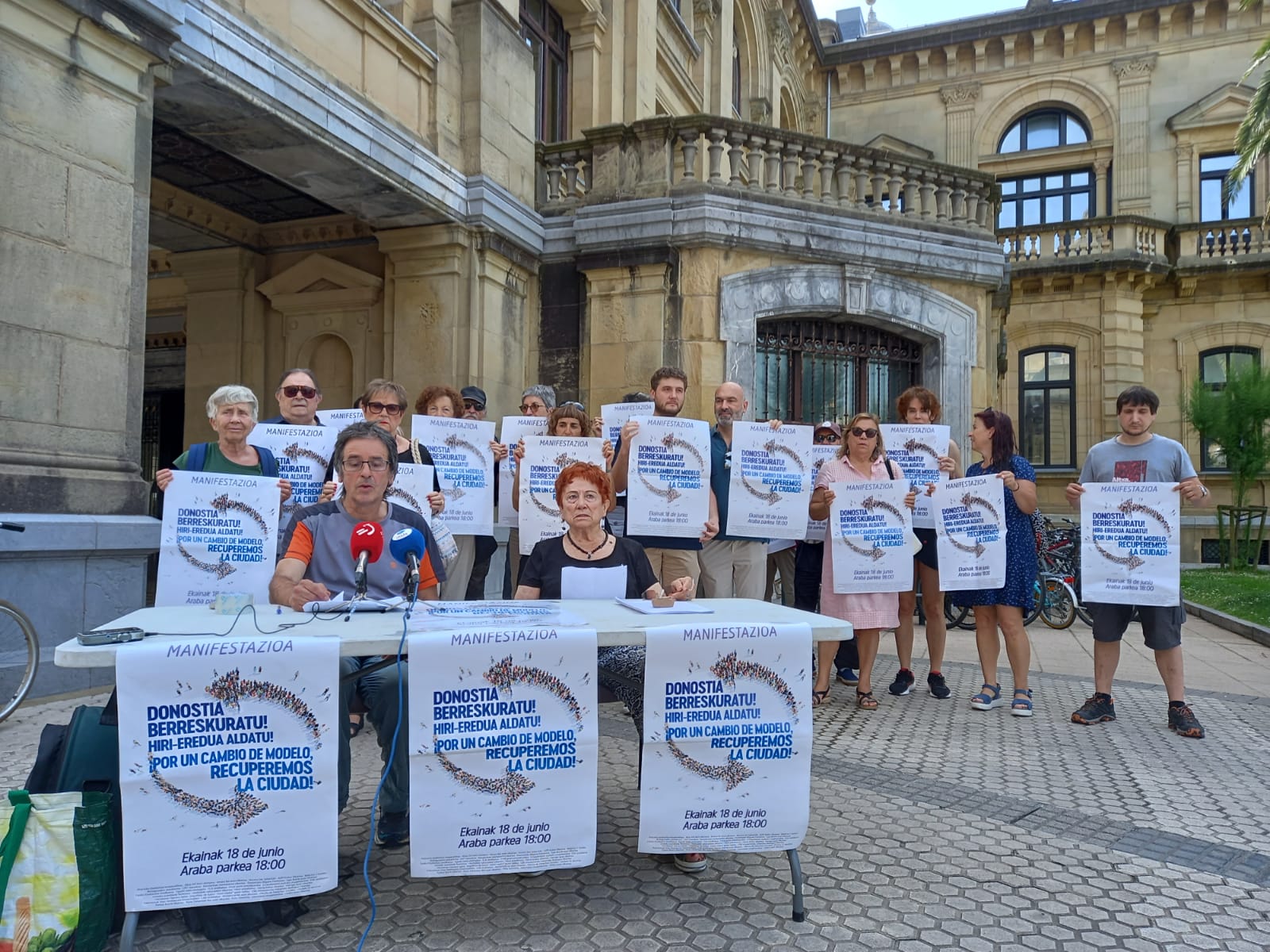 modelo - Donostia: Medio centenar de asociaciones llama a manifestarse contra el modelo de ciudad