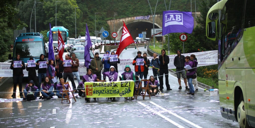 residencias lab carretera Residencias de Gipuzkoa: Un conflicto que se hace viejo "por un convenio digno"