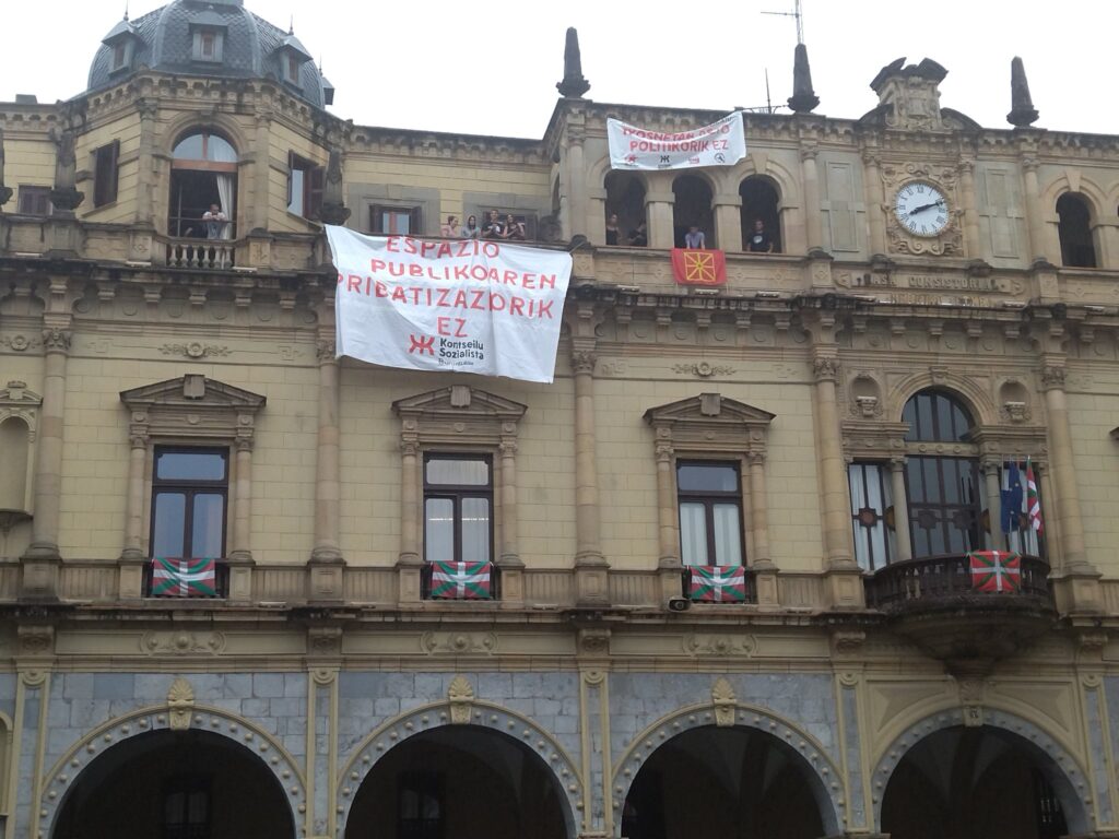 txozna polemica Hernani: Los jóvenes del MS montan su txozna al margen del Ayuntamiento