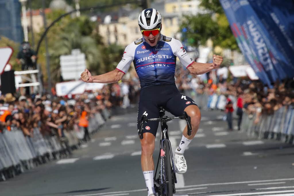 Clasica2022 Remco Evenepoel vuelve a reinar en la Clásica San Sebastián