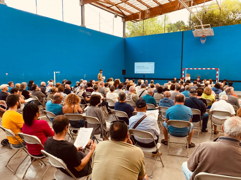 IMG 8115 200 vecinos de Añorga expresan al Ayuntamiento su malestar con el proyecto urbanístico previsto