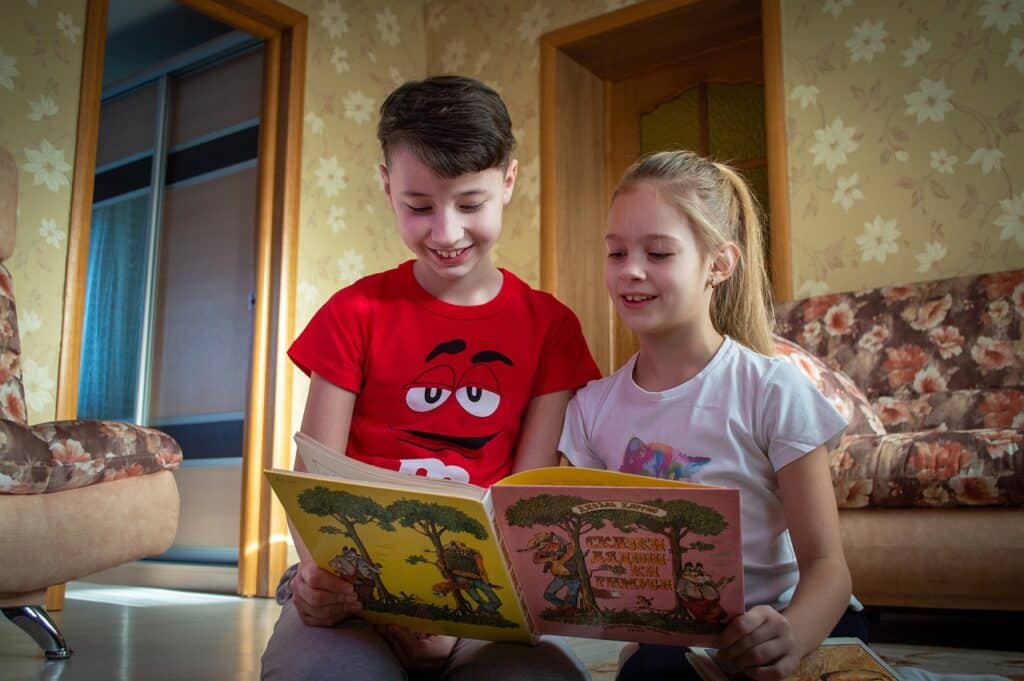 kids gd04b1fb6d 1280 ¿Qué hacemos con los deberes infantiles en verano?