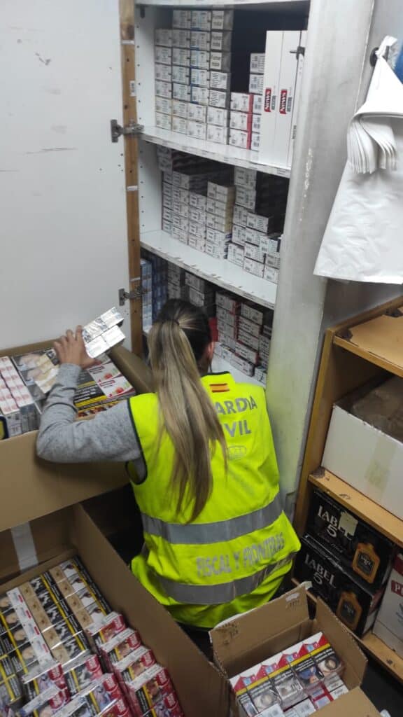 Irun: La Guardia Civil inmoviliza tabaco con un valor comercial de 39.000 euros 17 220825 Tabaco Irun Irun: La Guardia Civil inmoviliza tabaco con un valor comercial de 39.000 euros
