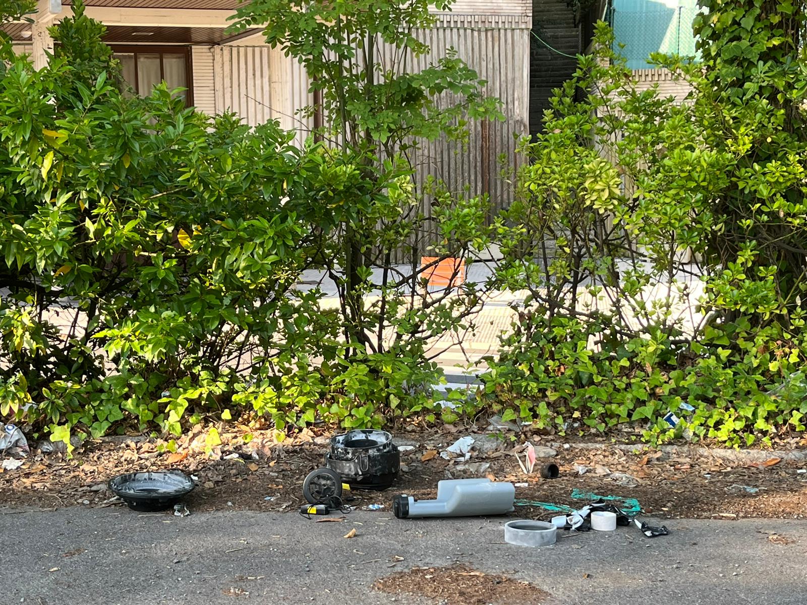 Bera Bera2 "Escombros, basura y jardines sin cuidar en Bera-Bera"